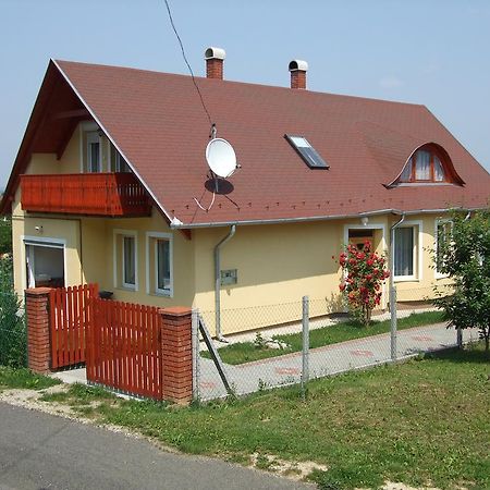 Dorina Apartman Zalakaros Buitenkant foto